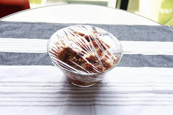 Sườn nướng tỏi thơm lừng cả ngõ nhờ cách tẩm ướp đặc biệt này - 3