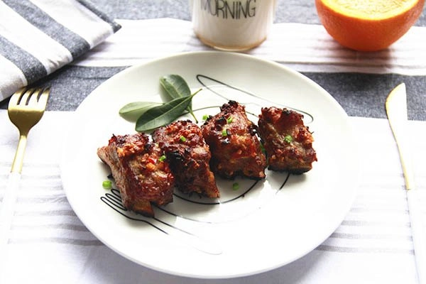 Sườn nướng tỏi thơm lừng cả ngõ nhờ cách tẩm ướp đặc biệt này - 7