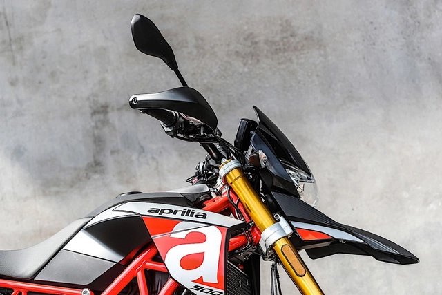 Tân binh aprilia dorsoduro 900 2018 - đối thủ của ducati hypermotard 939 - 8