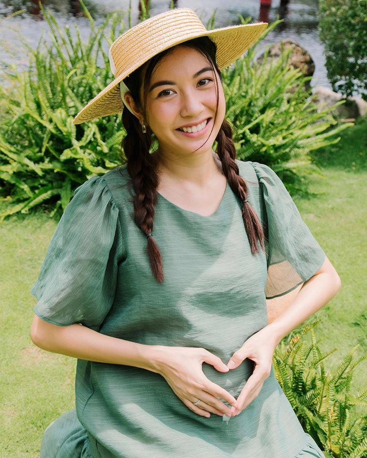 Thuý vân bầu bì những ngày cuối thai kỳ mặt hơi phù nhưng làn da vẫn chuẩn mác hoa hậu - 4