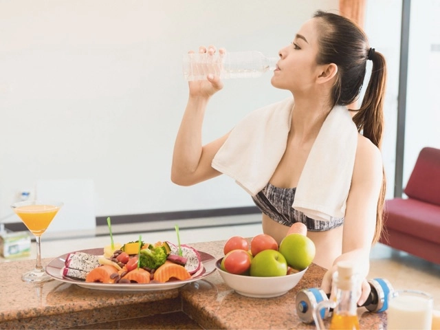 Tuyệt đối không được làm những điều sau da mặt sẽ xấu đi vì sẹo rỗ - 4