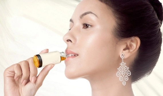 U40 phượng chanel lão hoá da mặt nhưng riêng phần cổ và ngực vẫn trẻ trung như thiếu nữ - 19