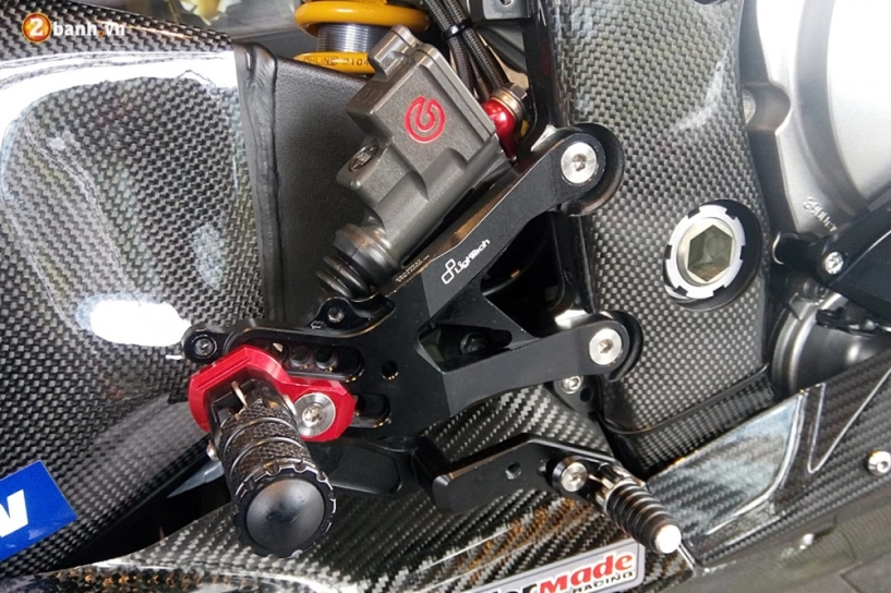 Yamaha r1 siêu phẩm đường đua trong bộ cánh carbon - 7