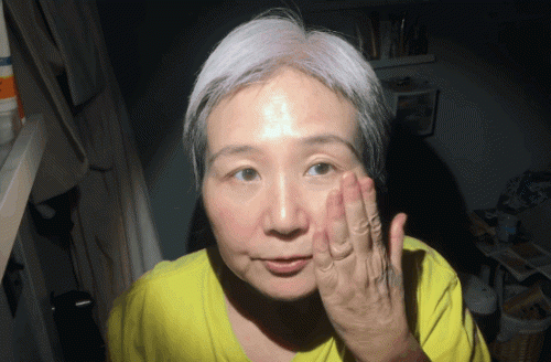 60 tuổi da vẫn nhẵn thín không gợn nếp nhăn cụ bà bật mí đây là chân ái - 3