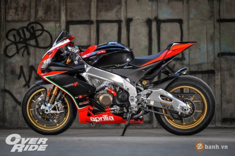 Aprilia rsv4 chàng hoàng tử hoang dã đầy phong cách - 3