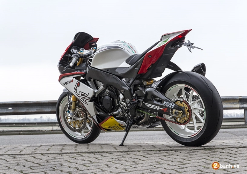 Aprilia rsv4 rr đẹp rạng rỡ trong bản độ trắng đỏ tinh khôi - 13