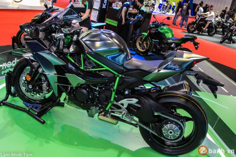 Cận cảnh siêu phẩm kawasaki ninja h2 carbon đầu tiên xuất hiện tại vn - 2