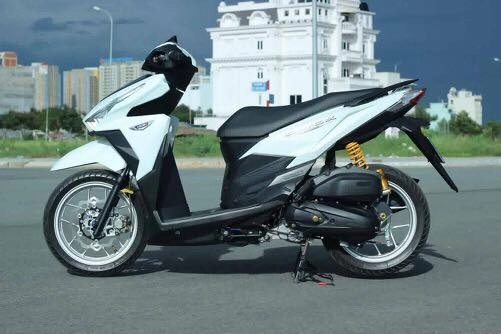 Cặp đôi honda click đọ dáng khoe mình ở đô thị sài gòn - 3