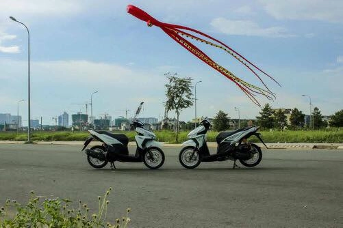 Cặp đôi honda click đọ dáng khoe mình ở đô thị sài gòn - 5