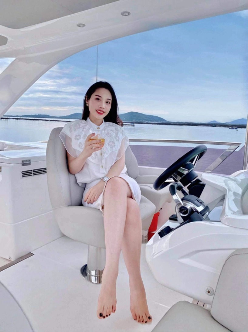 Chân dung vợ đẹp của đại gia hà thành có chim 10 tỷ chăm con khéo như chăm chim - 8