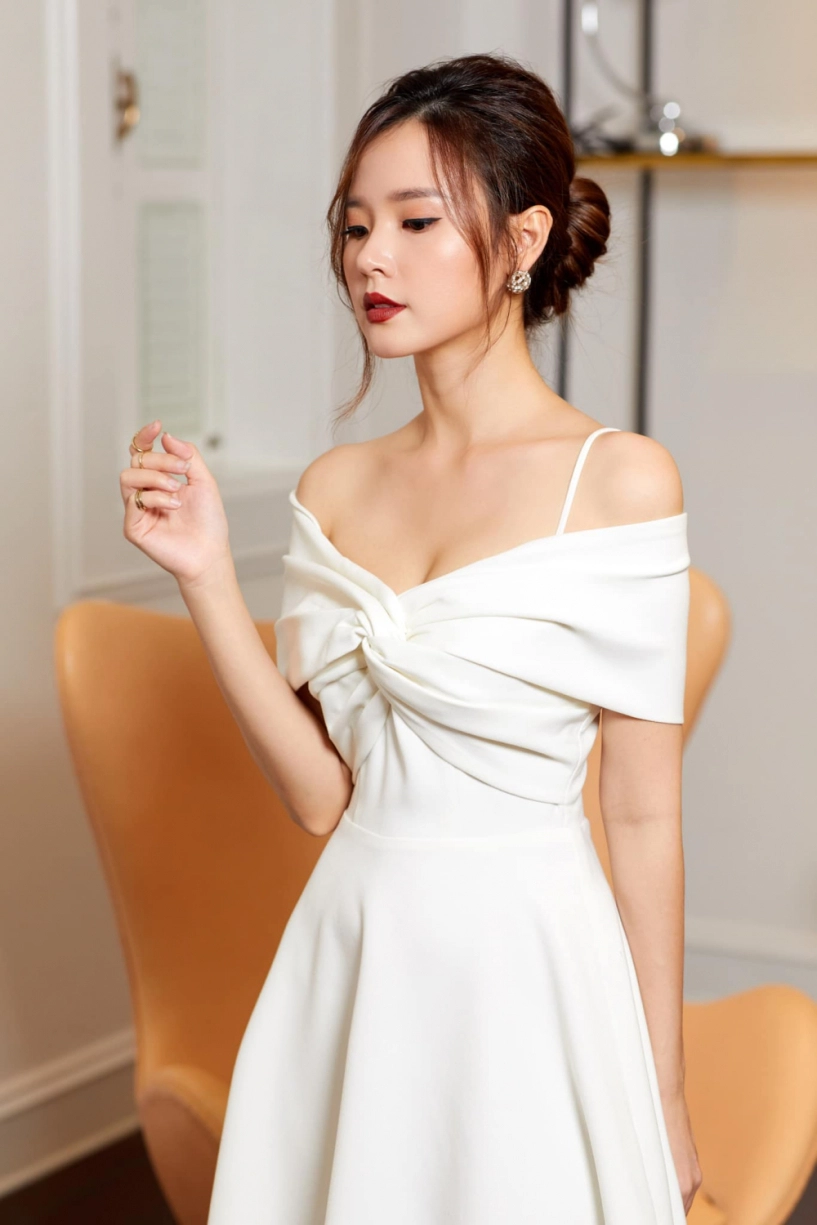 Chuộng style khoe ngực midu và tình địch hotgirl khác một trời một vực người nhẹ nhàng người bốc lửa - 5