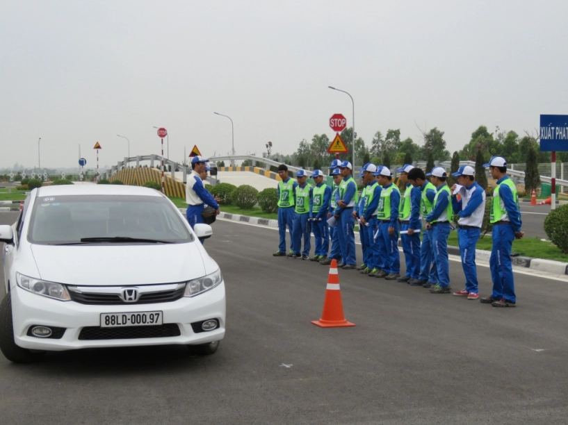 Chuyên gia honda motor nhật bản đến việt nam đào tạo kỹ năng lái xe an toàn - 2