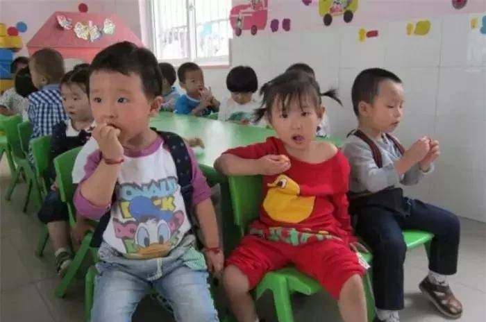 Cô giáo nhắn tin cảm ơn phụ huynh đã tặng quà mẹ đọc xong liền đòi kiện - 2