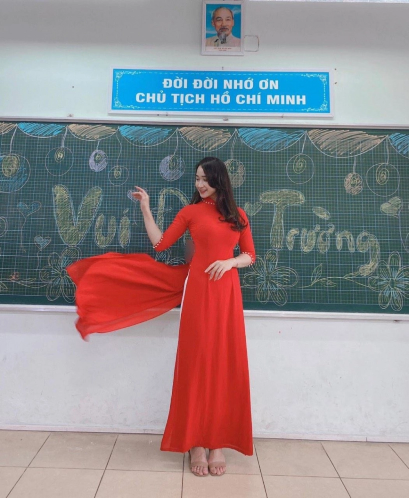 Cô giáo tiểu học xinh như hotgirl các bố cũng ngẩn ngơ bị nói đi dạy toàn lo chụp ảnh - 3