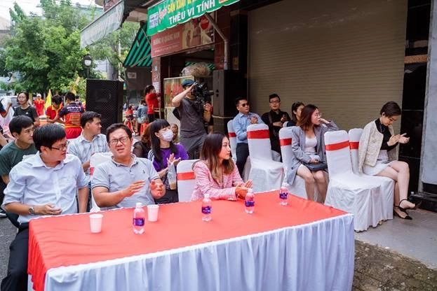 Đông đảo khách hàng đến trải nghiệm cửa hàng mỹ phẩm phòng lab đầu tiên của nuviss - 2