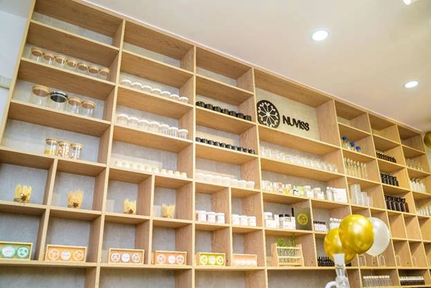 Đông đảo khách hàng đến trải nghiệm cửa hàng mỹ phẩm phòng lab đầu tiên của nuviss - 7