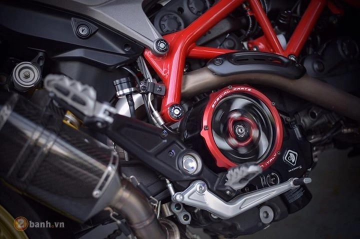 Ducati hypermotard 939 vẻ đẹp được hoàn chỉnh sau khi qua tay biker thái - 1