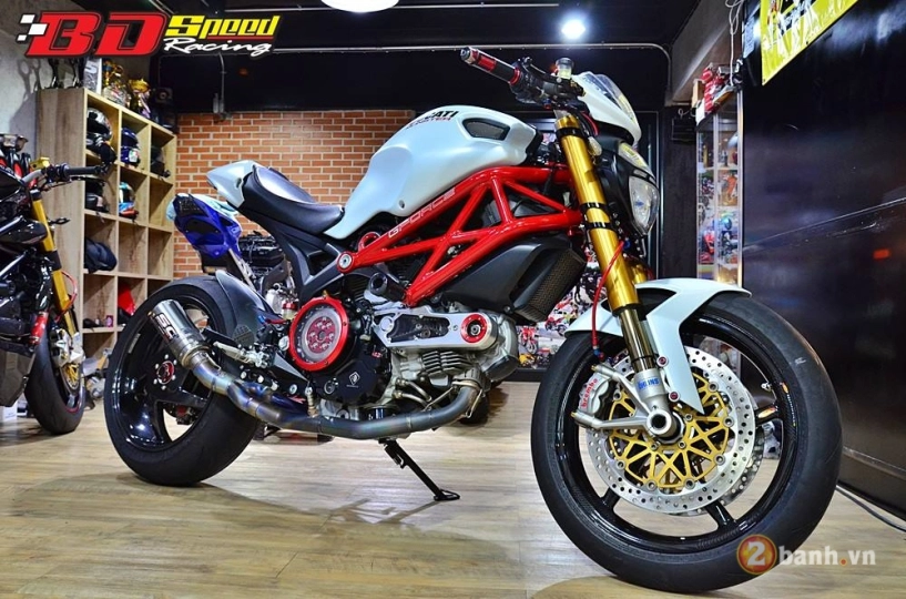 Ducati monster 796 lột xác cực kì ngoạn mục đến ấn tượng - 1