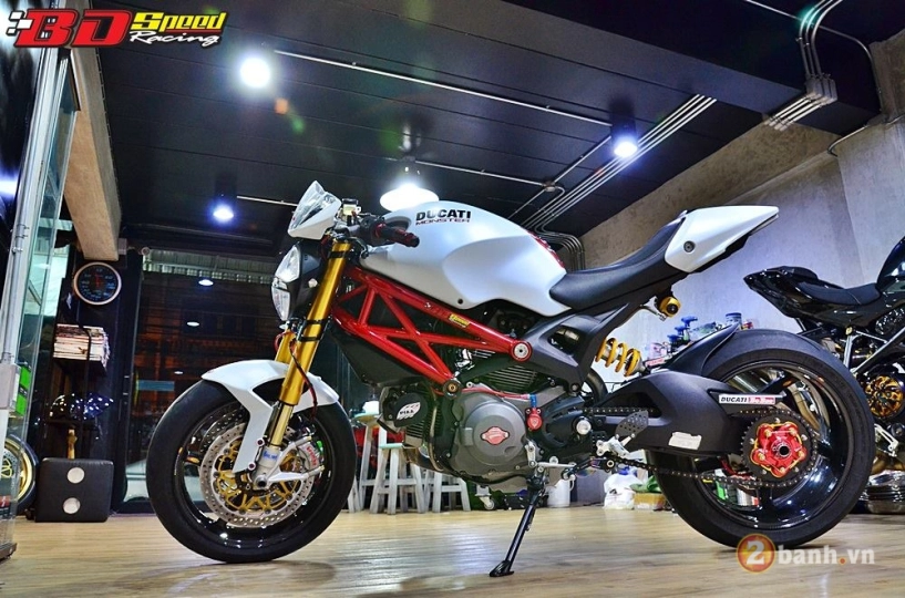 Ducati monster 796 lột xác cực kì ngoạn mục đến ấn tượng - 2