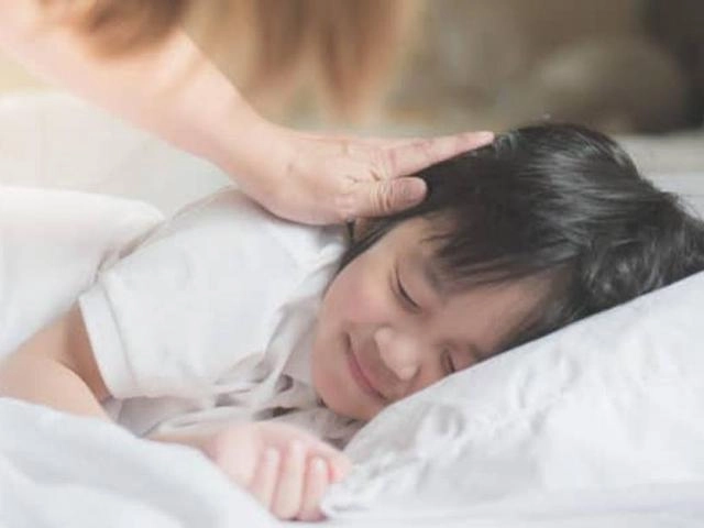 Lắp camera theo dõi con trai tuổi dậy thì mẹ chết lặng với hành động mỗi đêm - 4