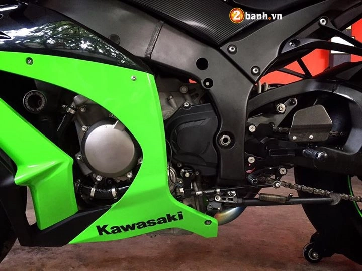 Kawasaki zx-10r kẻ mệnh danh chiến thần tốc độ - 8