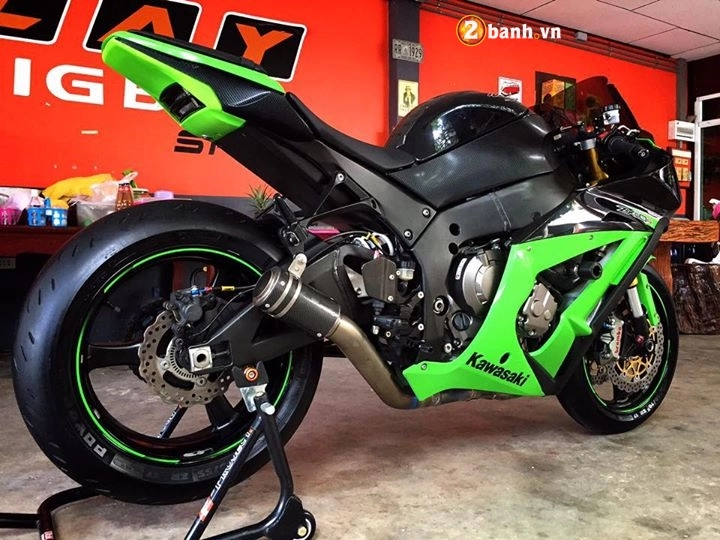 Kawasaki zx-10r kẻ mệnh danh chiến thần tốc độ - 10