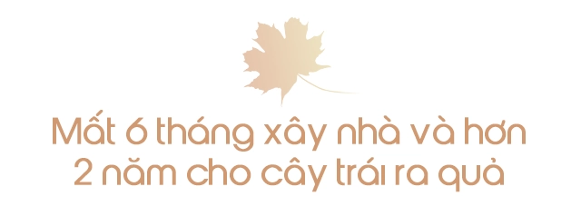 Mẹ việt sang mỹ tự cuốc đất trồng cây nuôi 36 con gà ăn không hết phải mang cho - 3