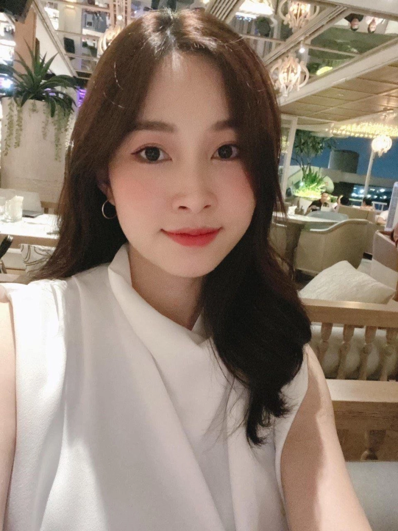 Mới hơn 2 tuổi con gái xinh như búp bê của hh đặng thu thảo đã đối đáp khéo léo - 1