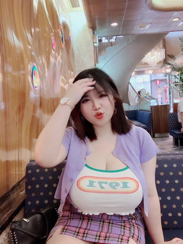 Ngực to đến 110cm hot girl hải dương tự tin khoe mặc nội y size xl - 6