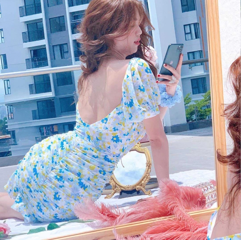 Nổi tiếng body không chút mỡ thừa nhưng ngọc trinh lại lộ cằm nọng mỡ ở góc chụp nghiêng - 9