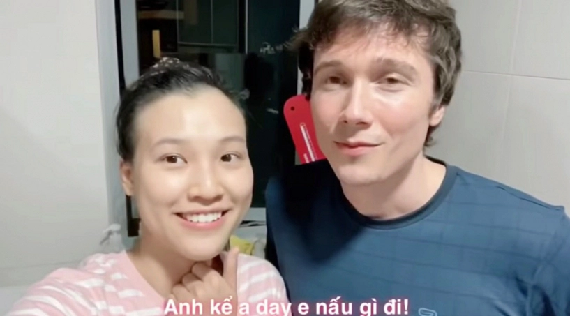 Ở việt nam là mc đắt show cảnh bỉm sữa của hoàng oanh ở singapore không như mơ - 4
