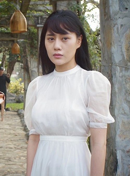 Phương oanh diện đầm body khoe vóc dáng nuột nà vượt xa thời kì đóng quỳnh búp bê - 3