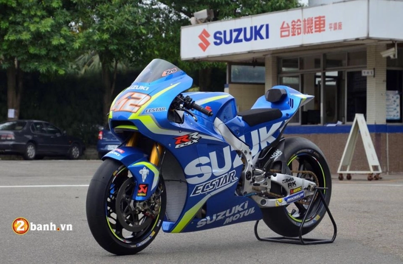 Suzuki gsx-rr cực ngầu trong bản chạy sân ecstar - 1