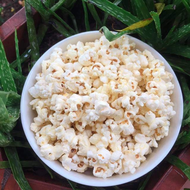 Vào bếp tự chuẩn bị đồ ăn vặt healthy vượt thử thách công sở càng ăn dáng càng đẹp - 8