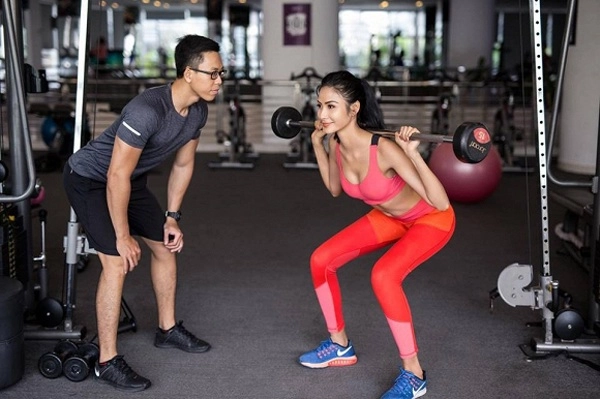 Vướng nghi vấn nâng ngực rồi sửa mũi nàng á hậu vẫn khổ sở vì bị nói đẹp nhân tạo - 18