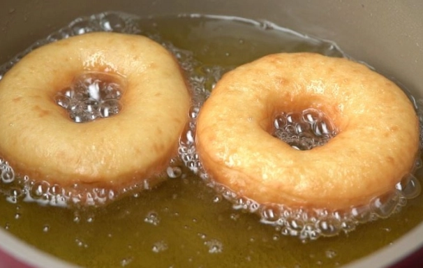2 cách làm bánh donut ngon cực đơn giản tại nhà - 4