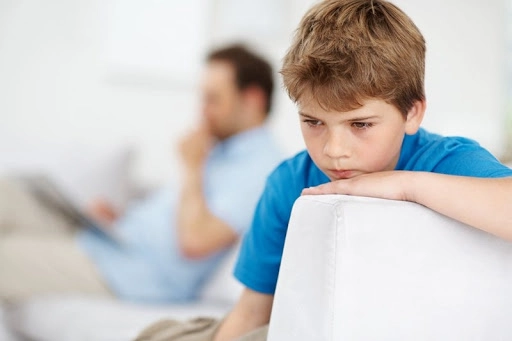 4 kiểu ông bố làm hỏng con một mình mẹ cố nuôi dạy đến mấy cũng thành vô ích - 3