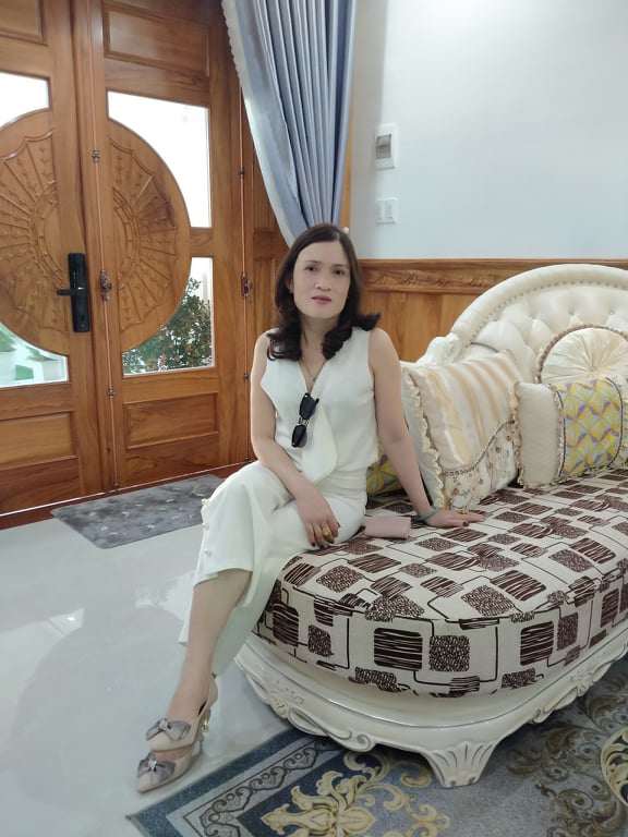Bé gái nổi khắp đà lạt vì giống hương giang 9 tuổi bắt xe đêm lên sg học người mẫu - 2