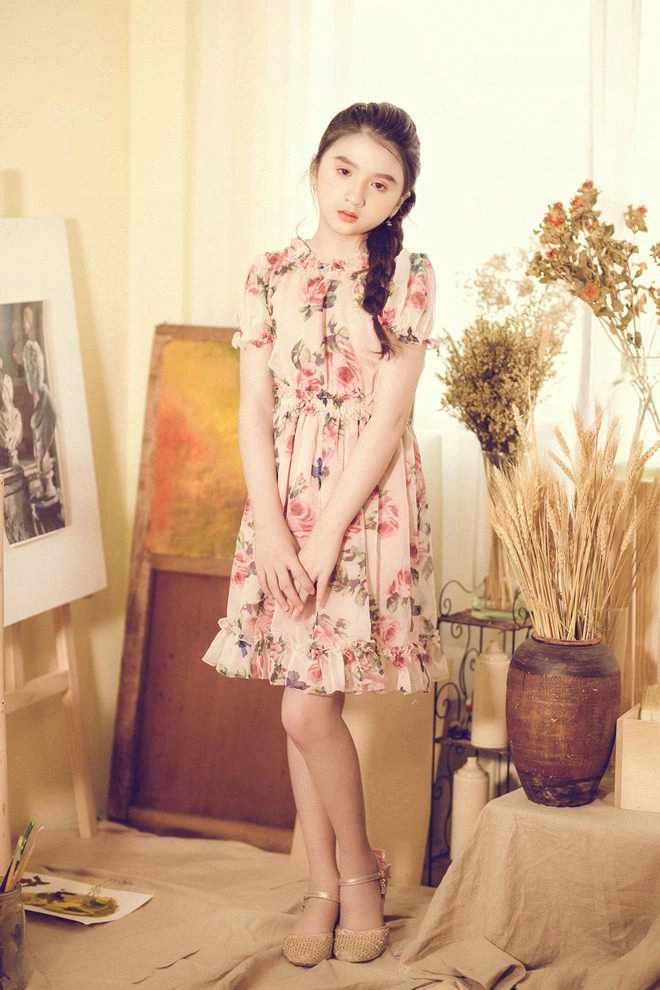 Bé gái nổi khắp đà lạt vì giống hương giang 9 tuổi bắt xe đêm lên sg học người mẫu - 12