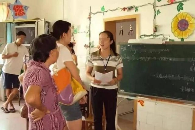 Bố mẹ đi đón nói nhỏ 3 điều với cô giáo con ở lớp sẽ được quan tâm nhiều hơn - 1
