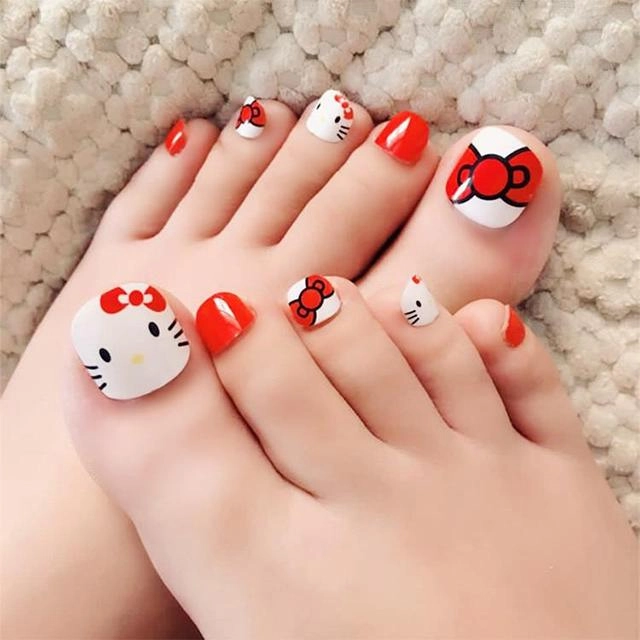 Các mẫu vẽ móng chân đẹp dễ thương đơn giản khiến nàng mê mẩn - 4