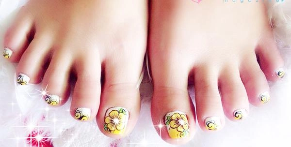 Các mẫu vẽ móng chân đẹp dễ thương đơn giản khiến nàng mê mẩn - 19