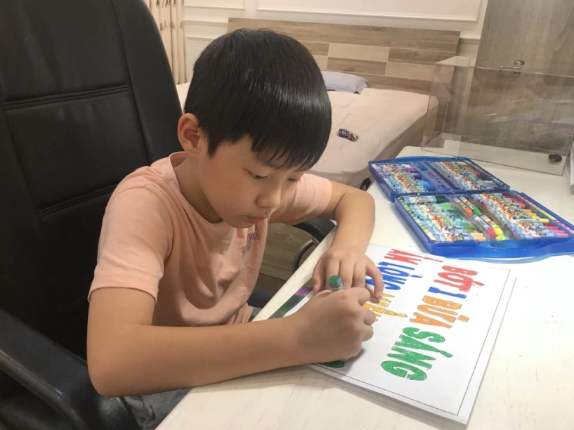 Cậu bé tiểu học gây choáng khi quyên góp được 102 triệu cứu trợ miền trung thân thế không vừa - 6