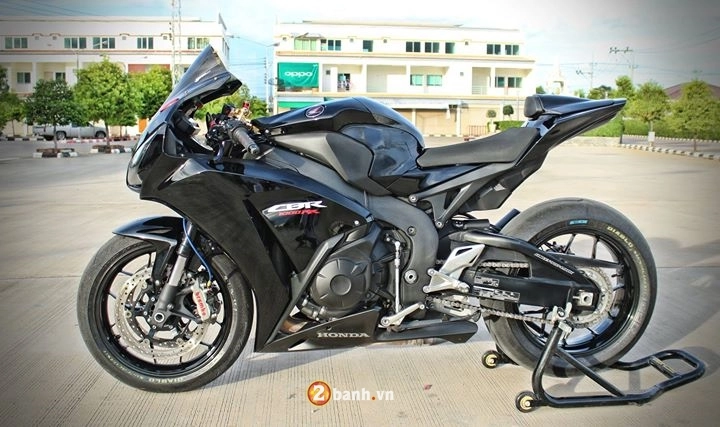 Cbr 1000rr chú bò đen đầy uy lực và dũng mãnh - 3