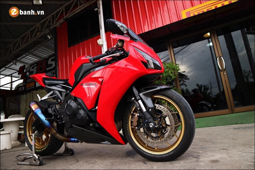 Cbr1000rr - con bò rừng sở hữu nước rút đầy bạo lực - 1