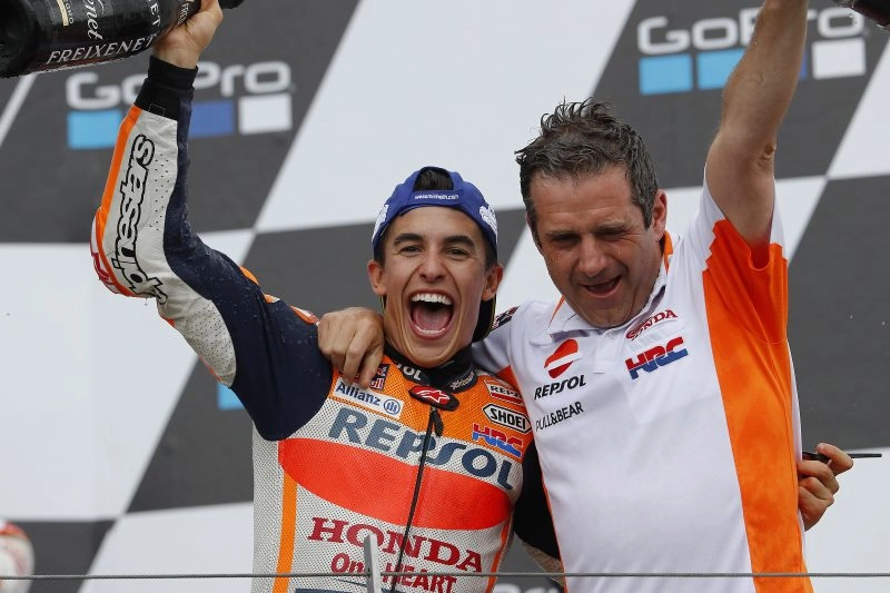 Chặng 9 giải đua motogp repsol honda team lên ngôi - 2