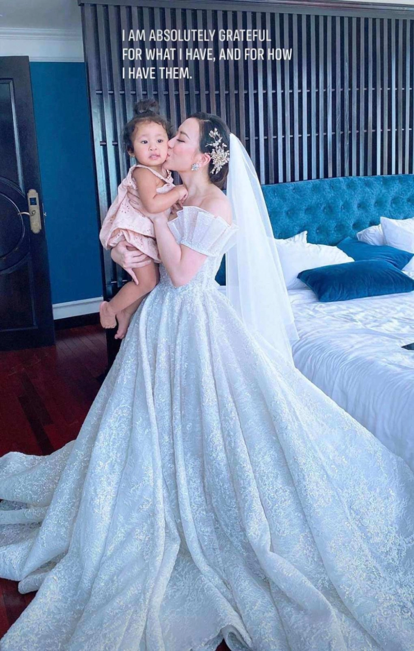 Chàng châu phi nghèo lấy tiểu thư hn giờ làm một đám cưới 2 cô dâu trên siêu du thuyền - 10