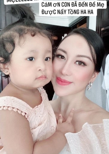 Chàng châu phi nghèo lấy tiểu thư hn giờ làm một đám cưới 2 cô dâu trên siêu du thuyền - 11