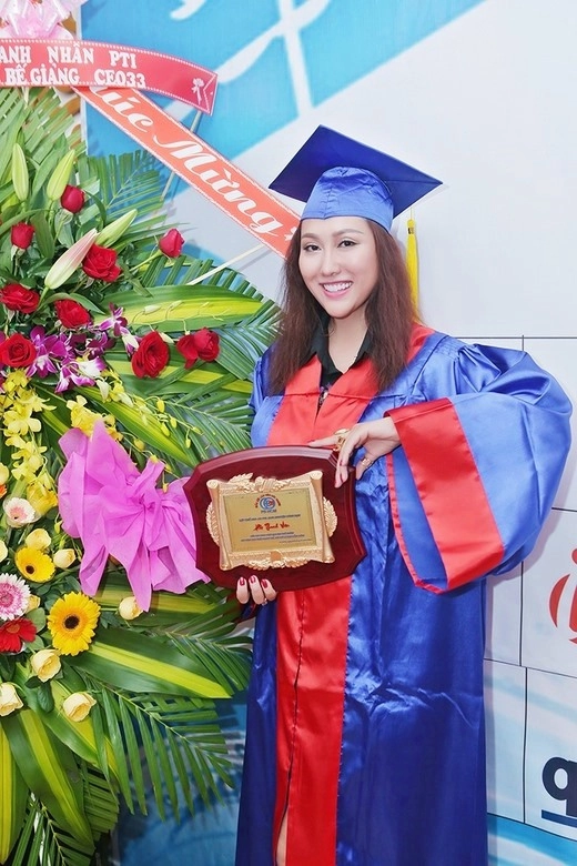 Chồng cũ lấy vợ mới phi thanh vân định đi kiện u40 một mình nuôi con thành giỏi nhất trường - 5