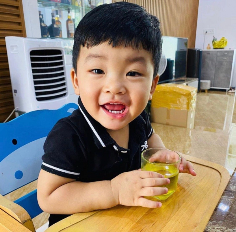 Chuẩn mẹ 3 con giàu có hải băng rim tôm cho con bằng thứ gia vị đắt nhất thế giới - 5